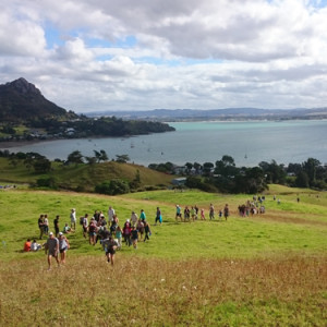 17-Crowd-arriving_0078