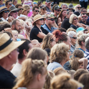 w-8869-crowd