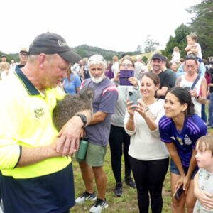 w-24-02-Sandy meets locals